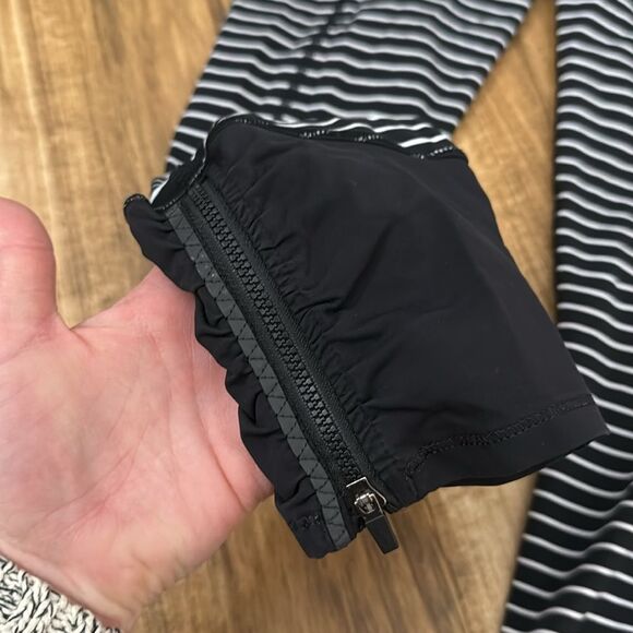 Lululemon Runday Crop in Parallel Stripe Size 2 - Picture 5 of 11